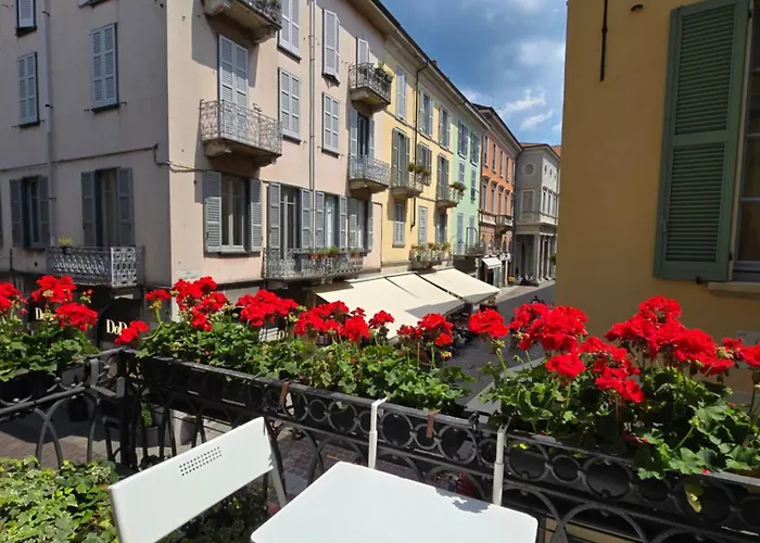 Russomanno Apartment Como