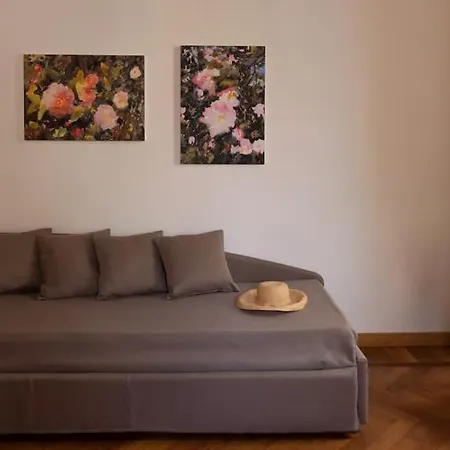 Russomanno Apartman *